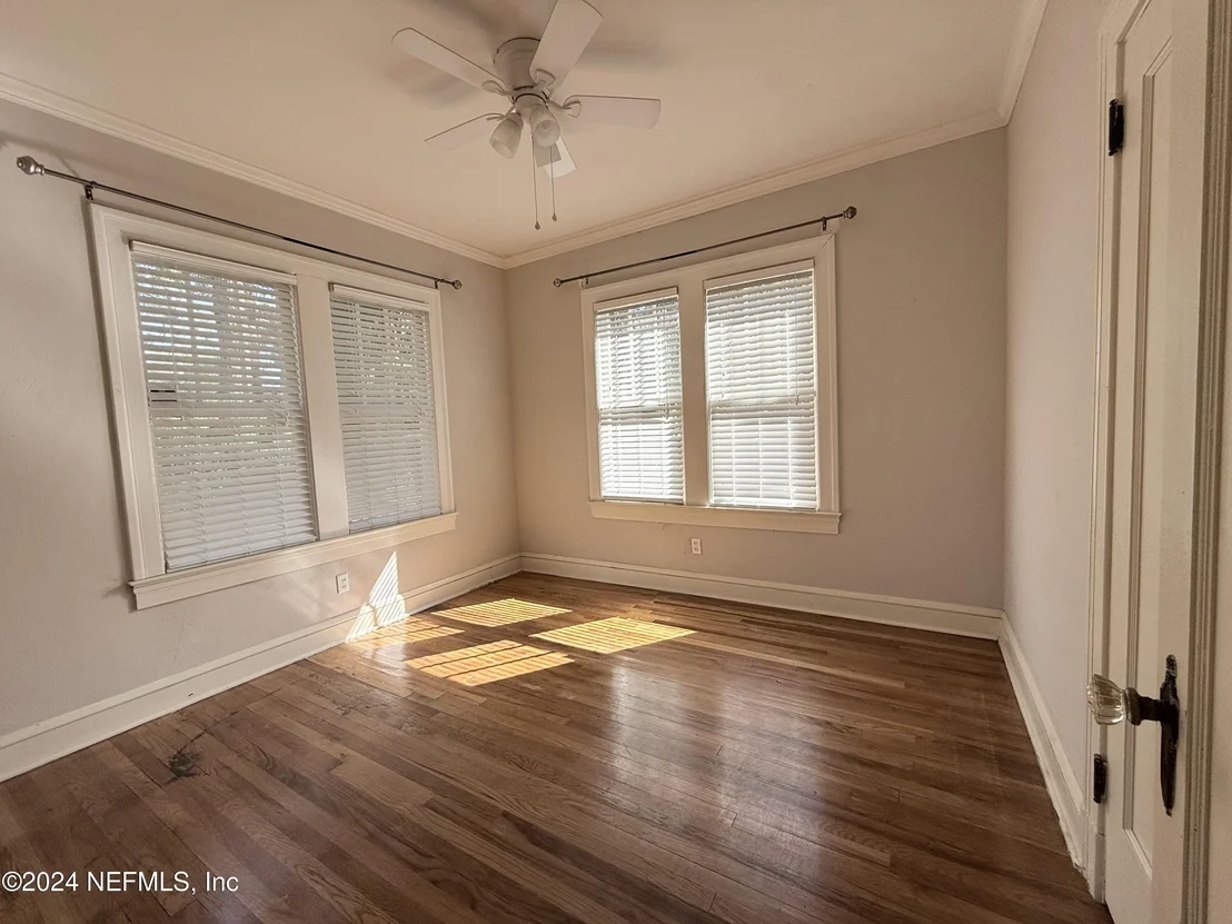 Photo of 4557 RAMONA Boulevard