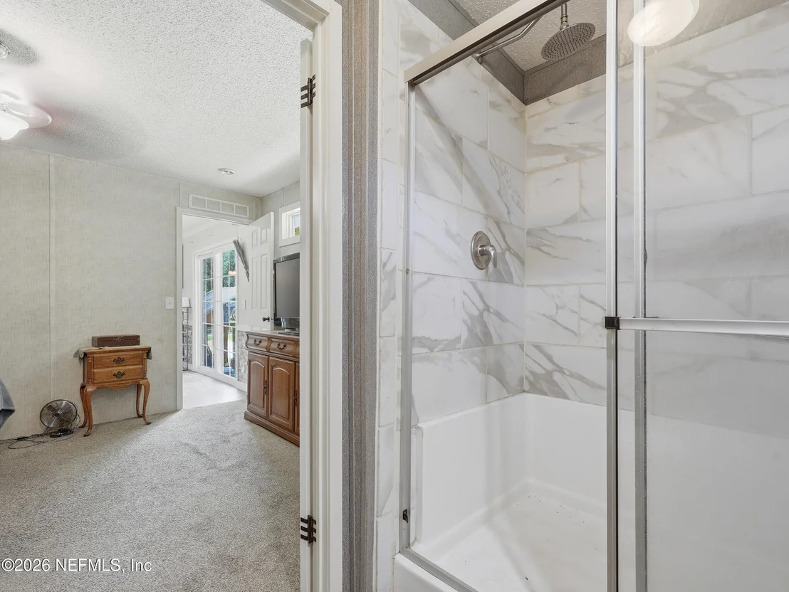 Photo of 100 BOSTWICK Lane