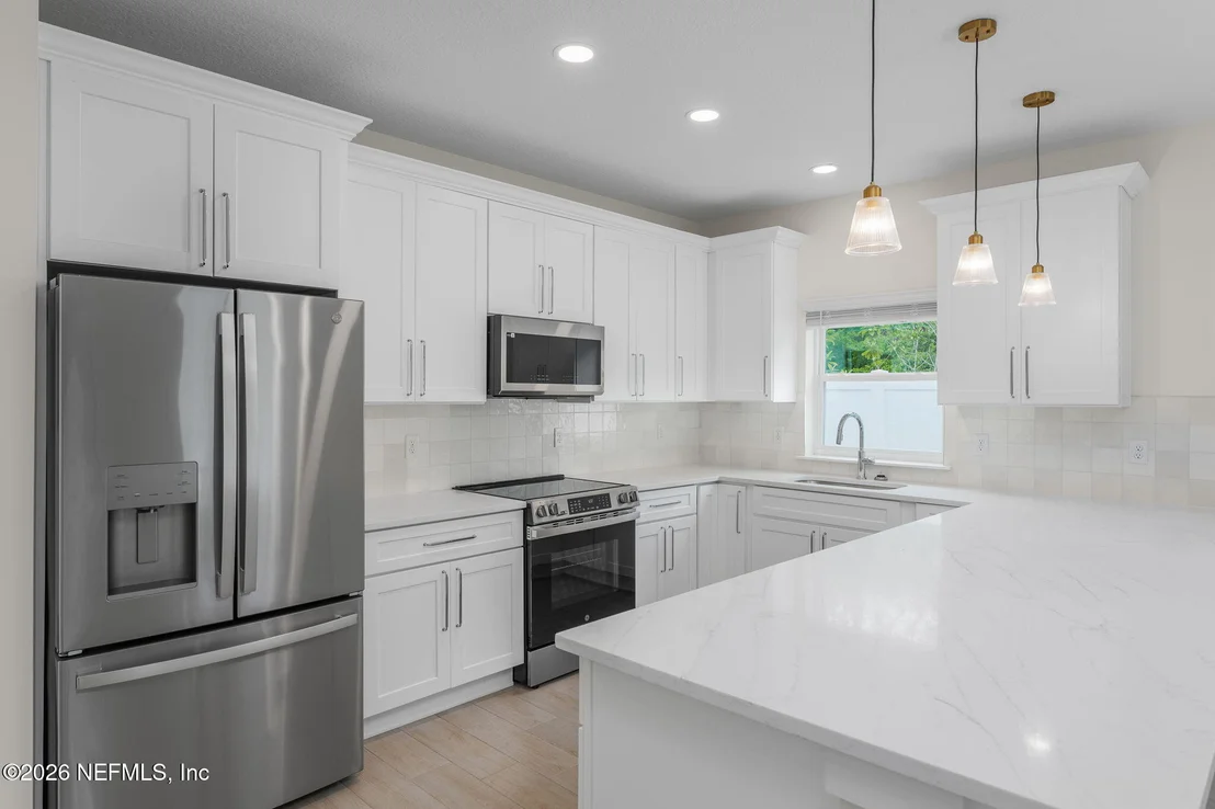 Photo of 874 W 4TH Street