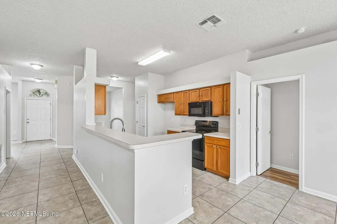 Photo of 476 HILLSIDE Drive