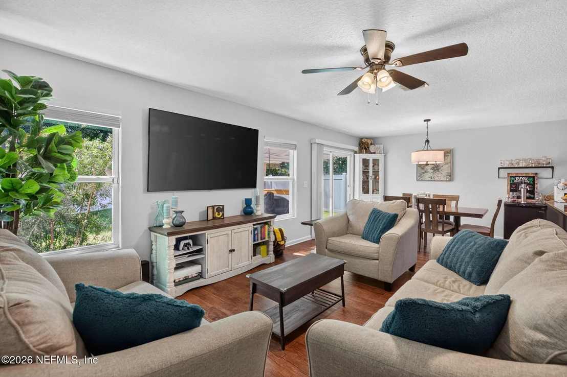 Photo of 6983 LORIS Lane