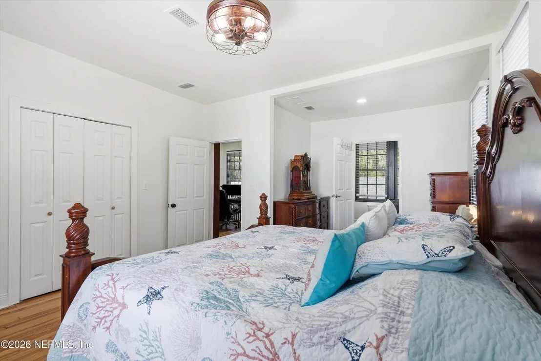 Photo of 1434 RIVER Road