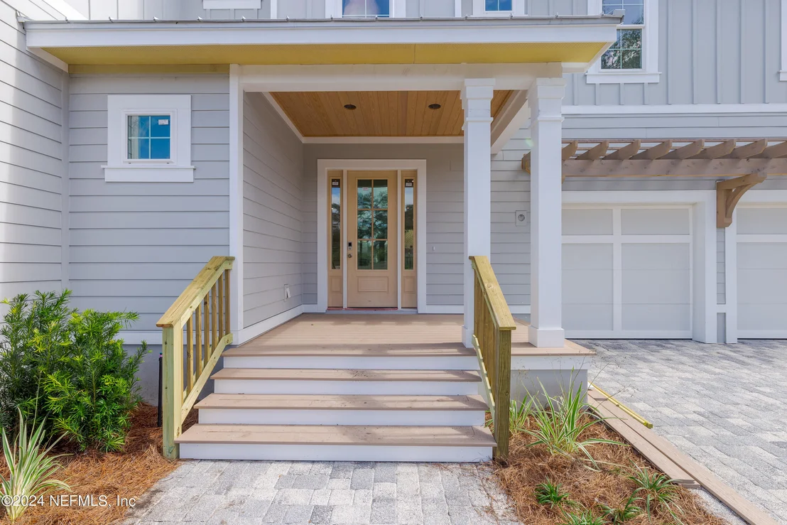 Photo of 372 RIDGEWAY Road