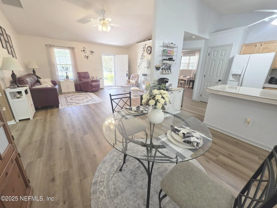 Photo of 231 3RD (INCLUDES ADJACENT LOT) Street W