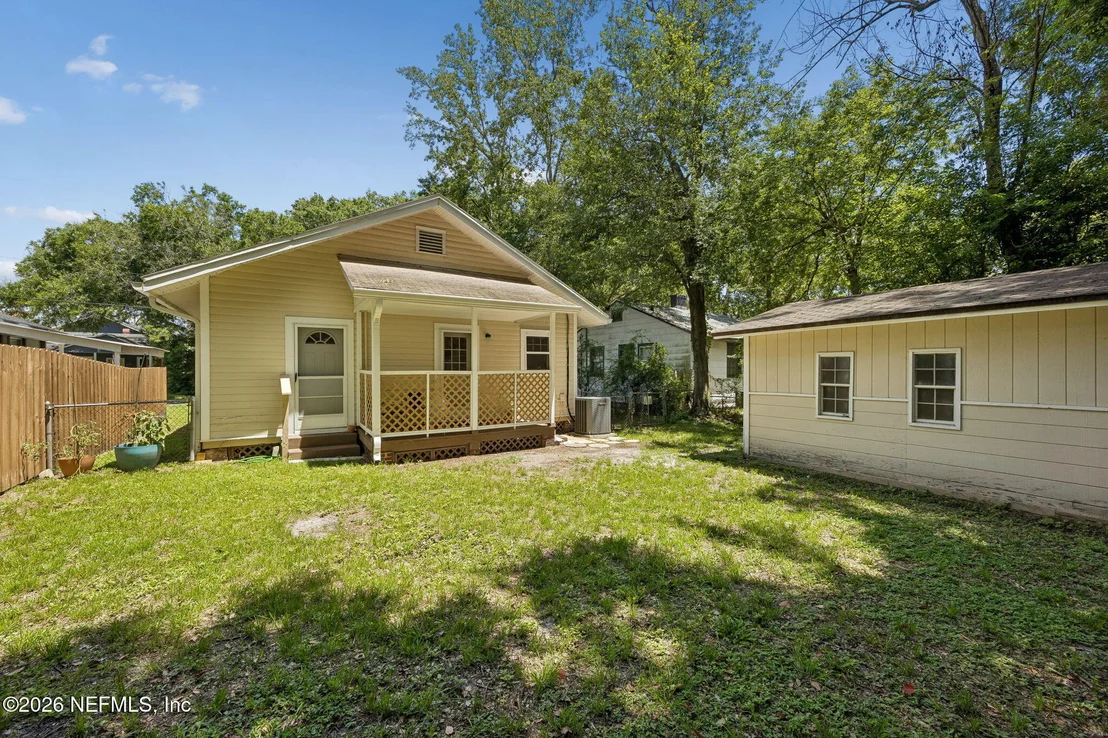 Photo of 4642 CRESCENT Street