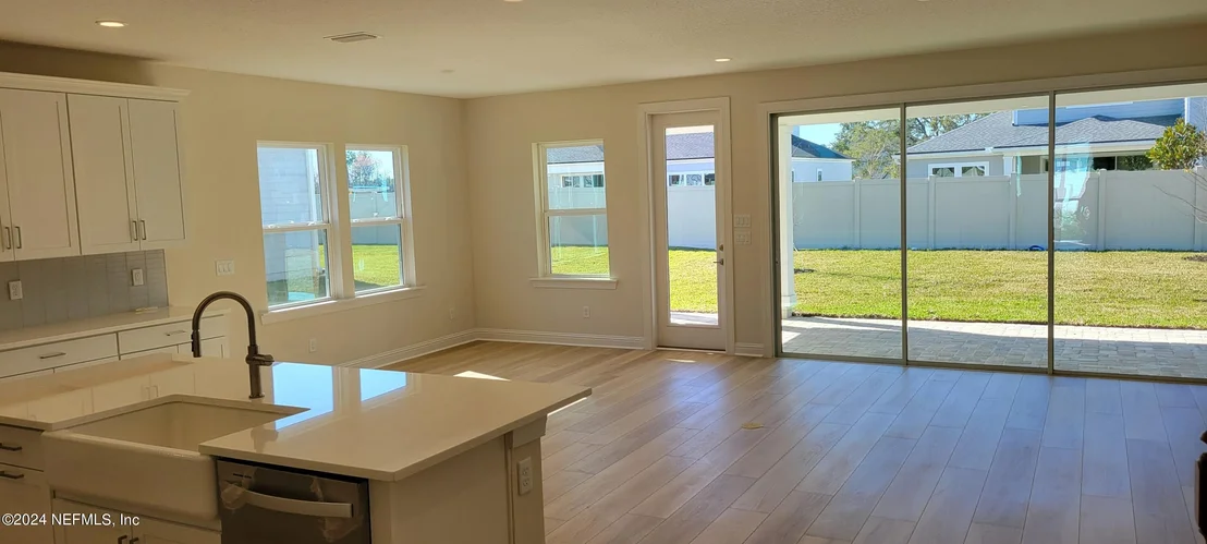 Photo of 435 HILLENDALE Circle