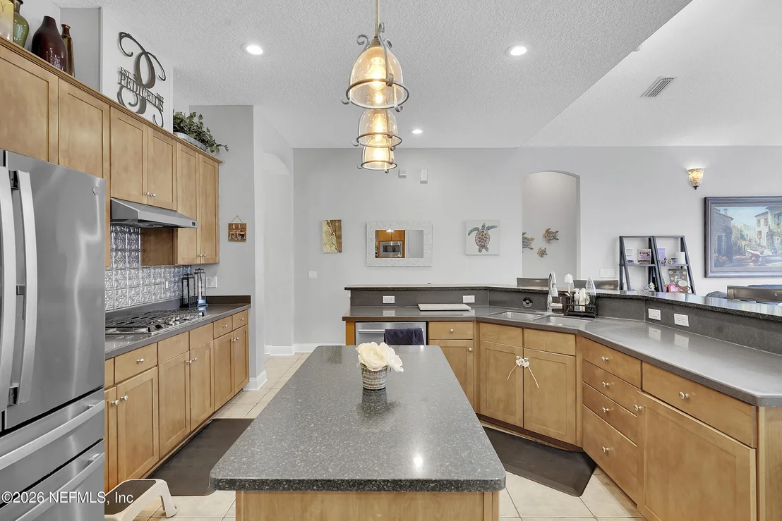 Photo of 198 PARKSIDE Drive