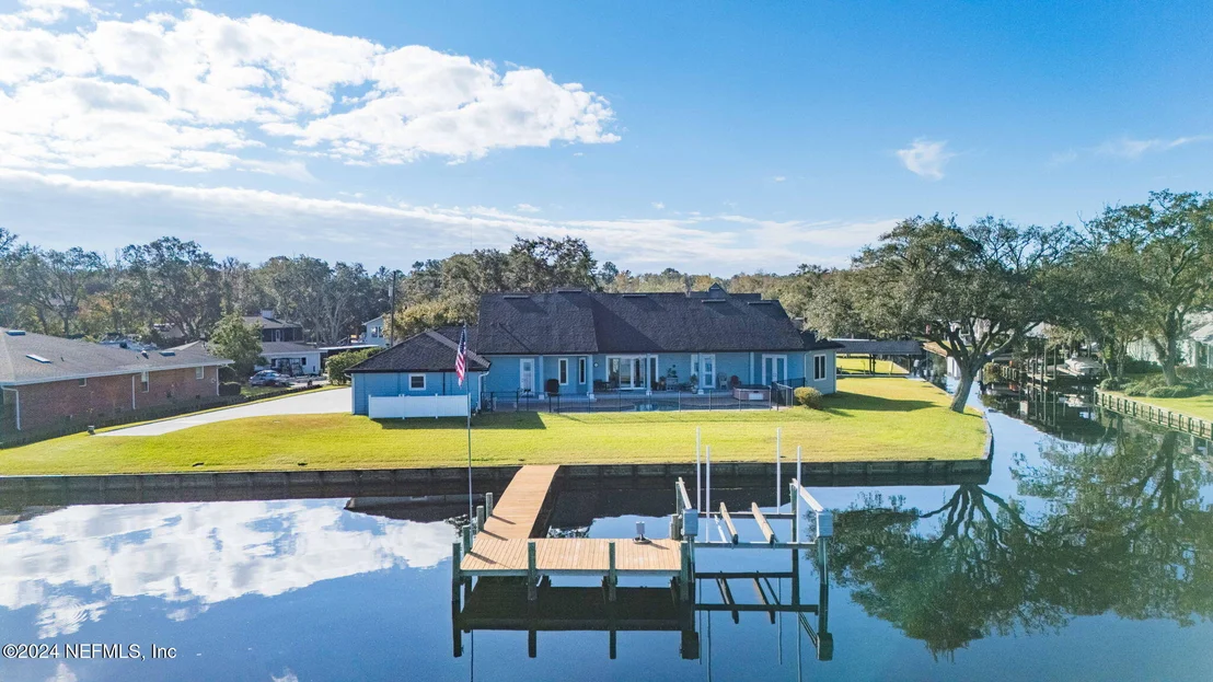 Photo of 487 CREIGHTON Road