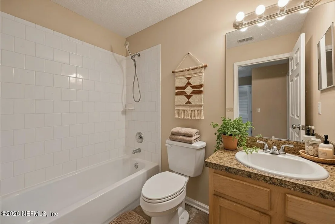 Photo of 4527 CLAIRMONT Road