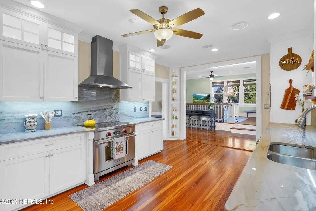 Photo of 28 E PARK Avenue