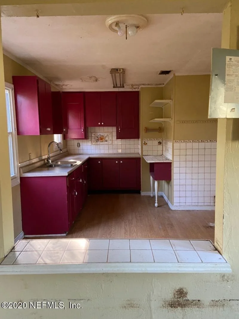 Photo of 1715 HILLTOP Boulevard