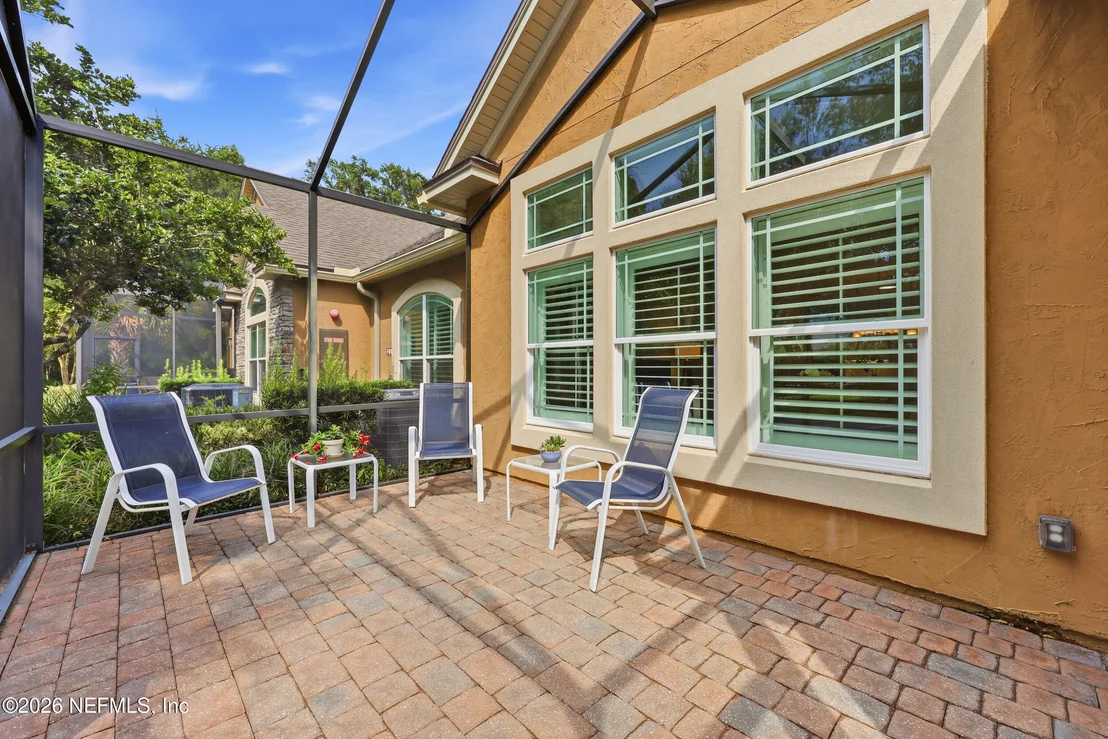 Photo of 382 SELOY Drive