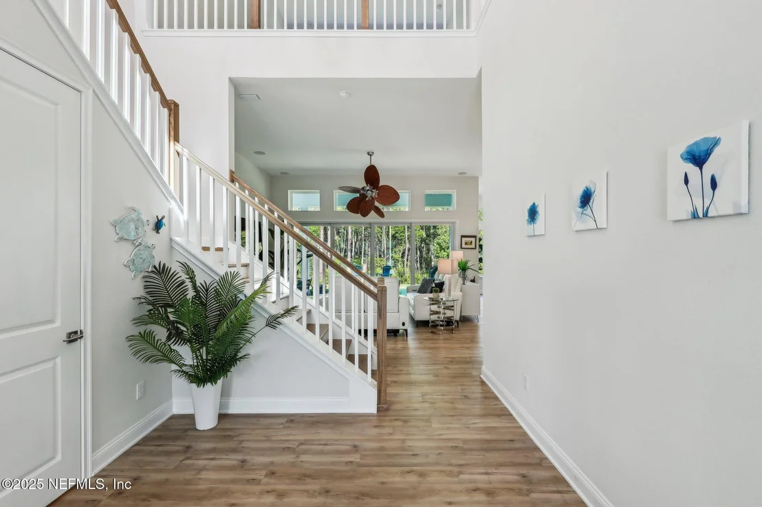 Photo of 716 PALM CREST Drive