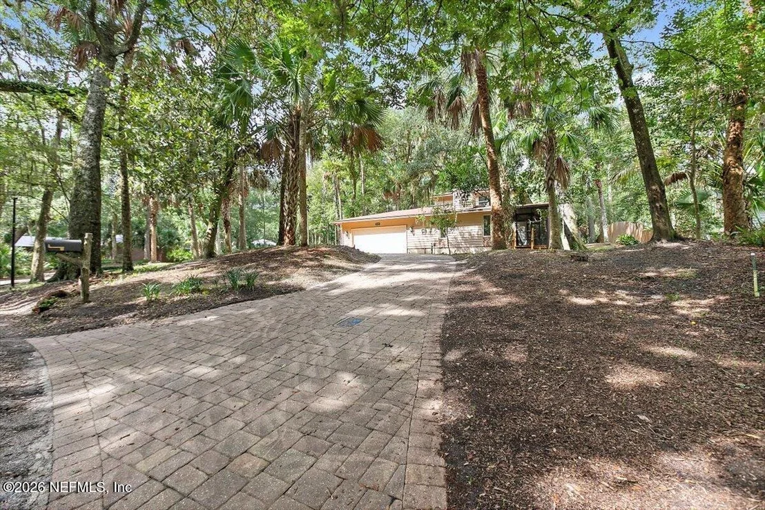 Photo of 1902 N SHERRY Drive N