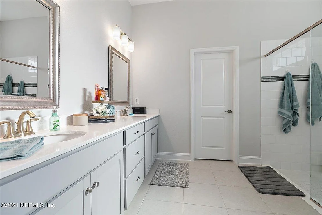Photo of 105 OAK SHADOW Place