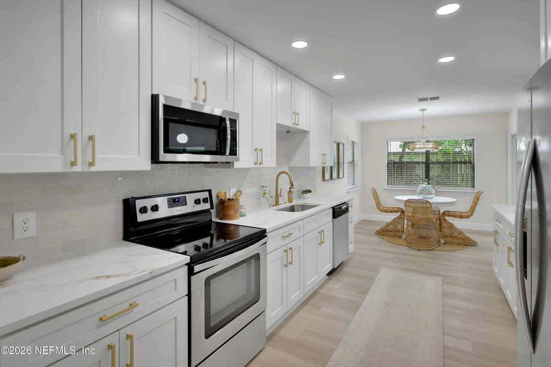 Photo of 408 HARVEST BEND Drive