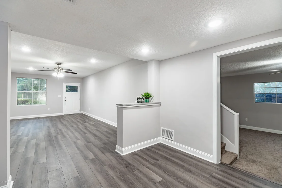 Photo of 335 SPRING FOREST Avenue