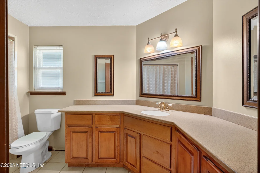 Photo of 530 HICKORY Drive