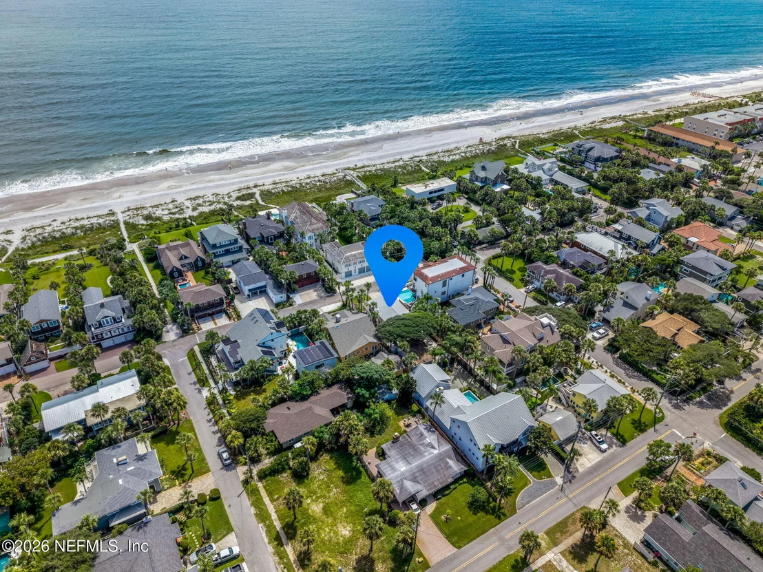 Photo of 1242 BEACH Avenue