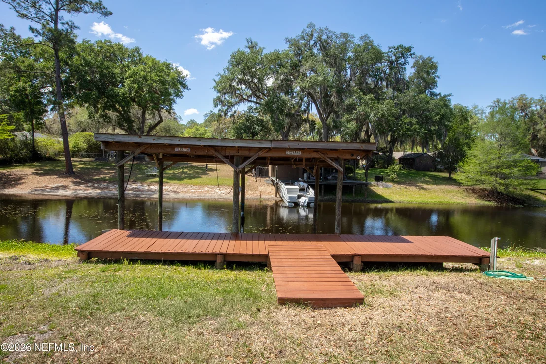 Photo of 5930 ISLAND Road