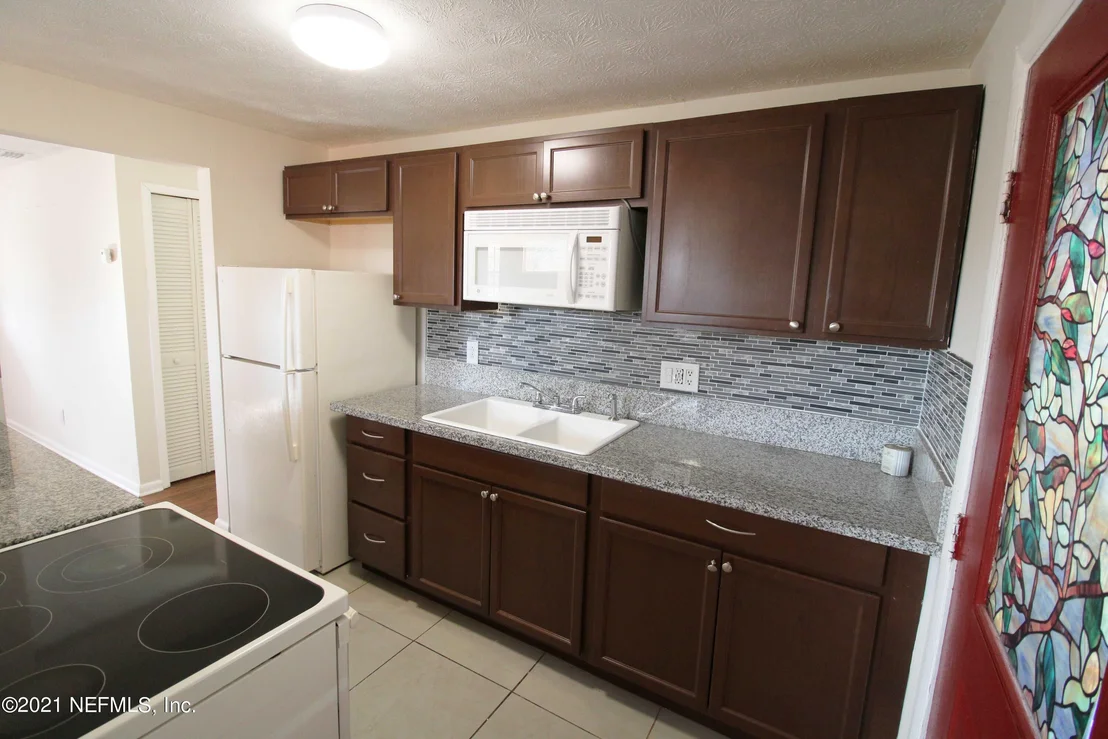 Photo of 915 WESTGATE Drive