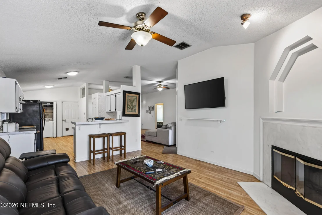 Photo of 1641 SPRING OAKS Lane