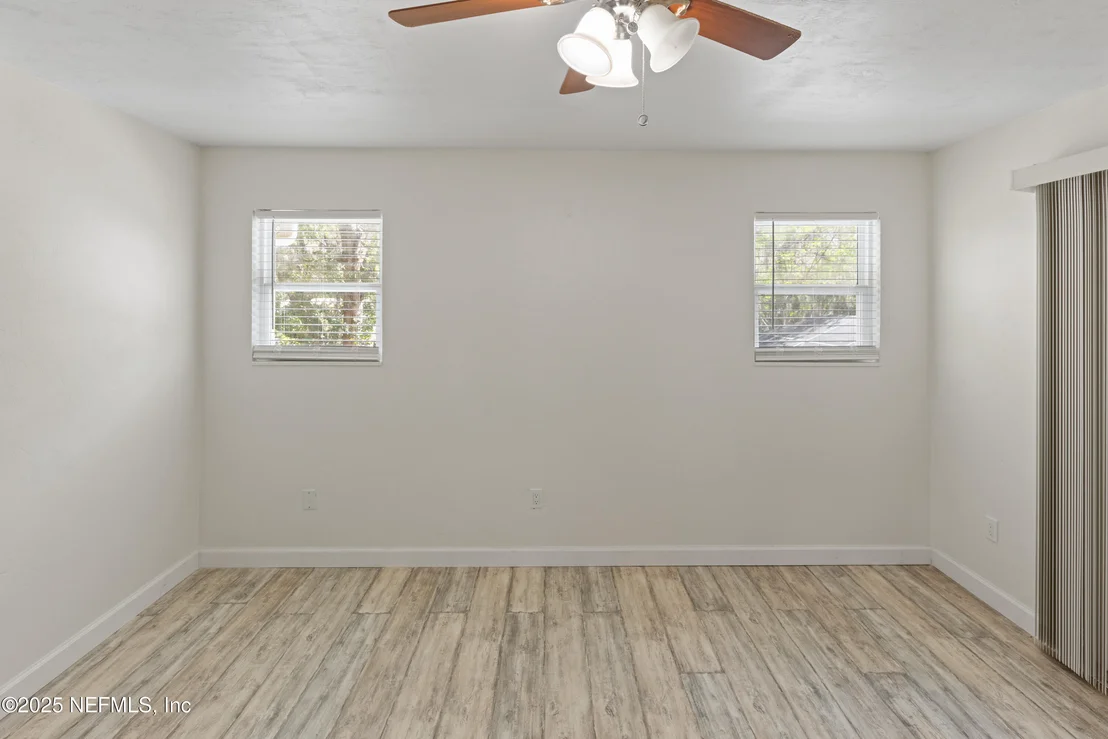 Photo of 303 SE 3RD Avenue