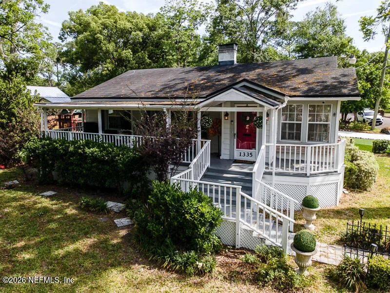 Photo of 1335 AZALEA Drive