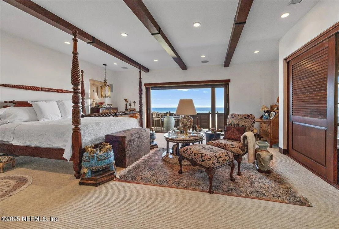 Photo of 1515 BEACH Avenue