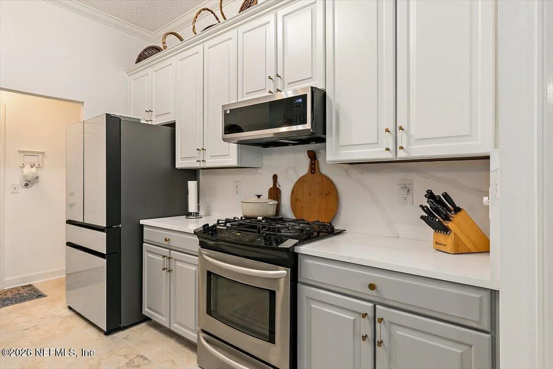 Photo of 525 SUNSET Drive