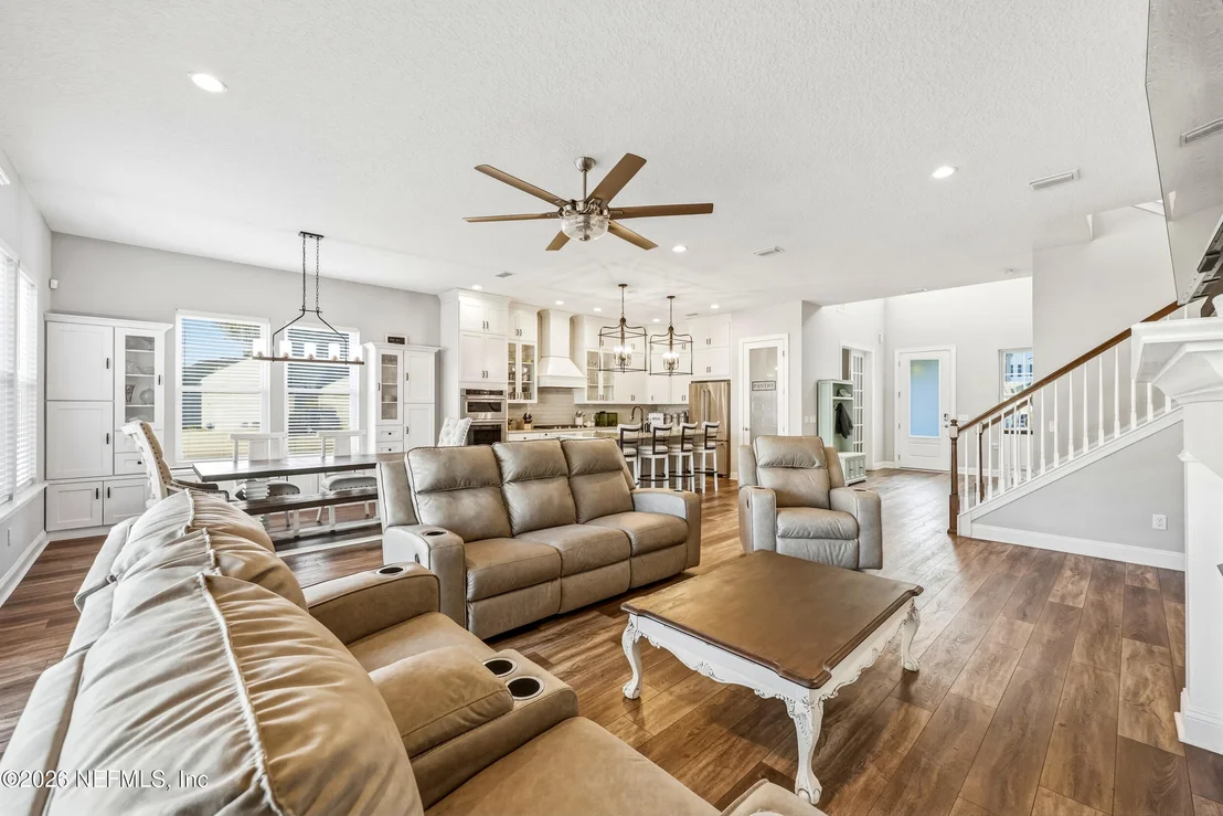 Photo of 383 PINE HAVEN Drive