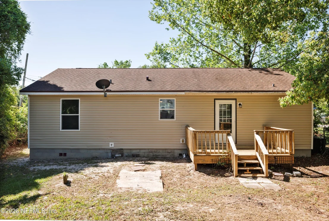 Photo of 900 HELEN Street