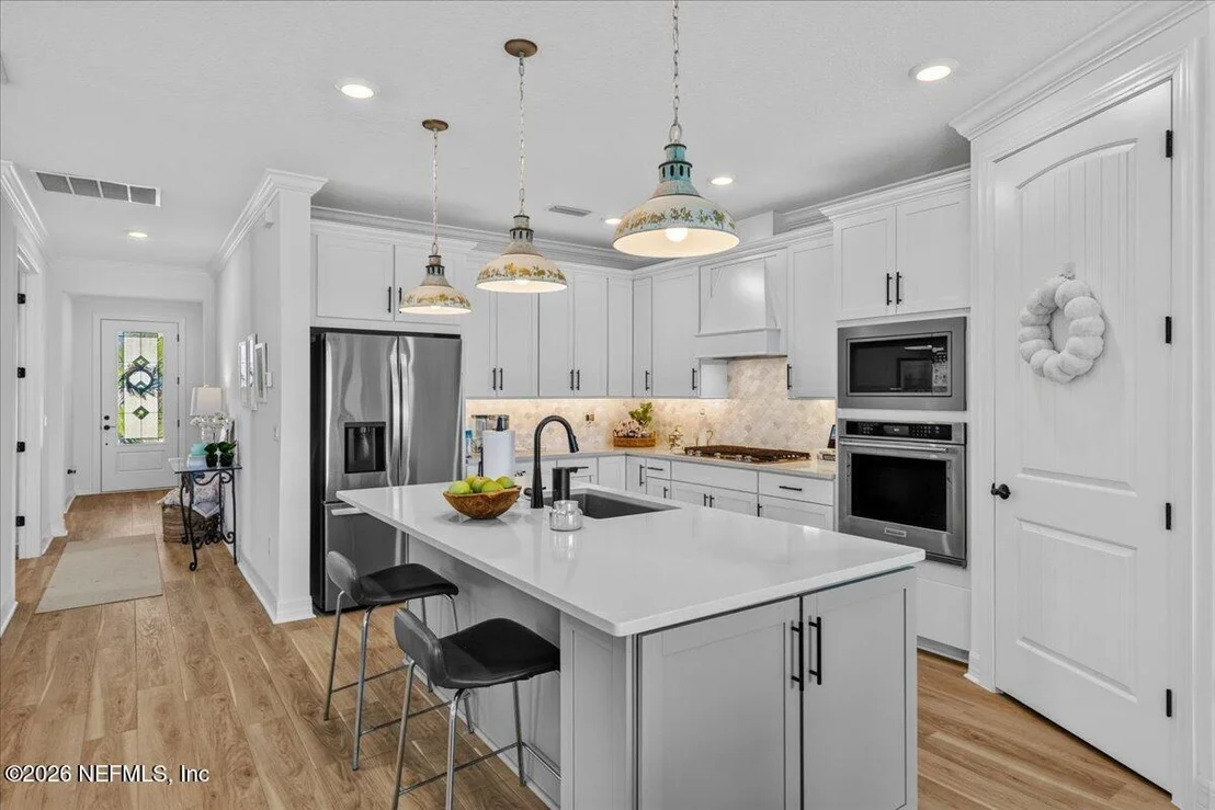 Photo of 10947 TOWN VIEW Drive