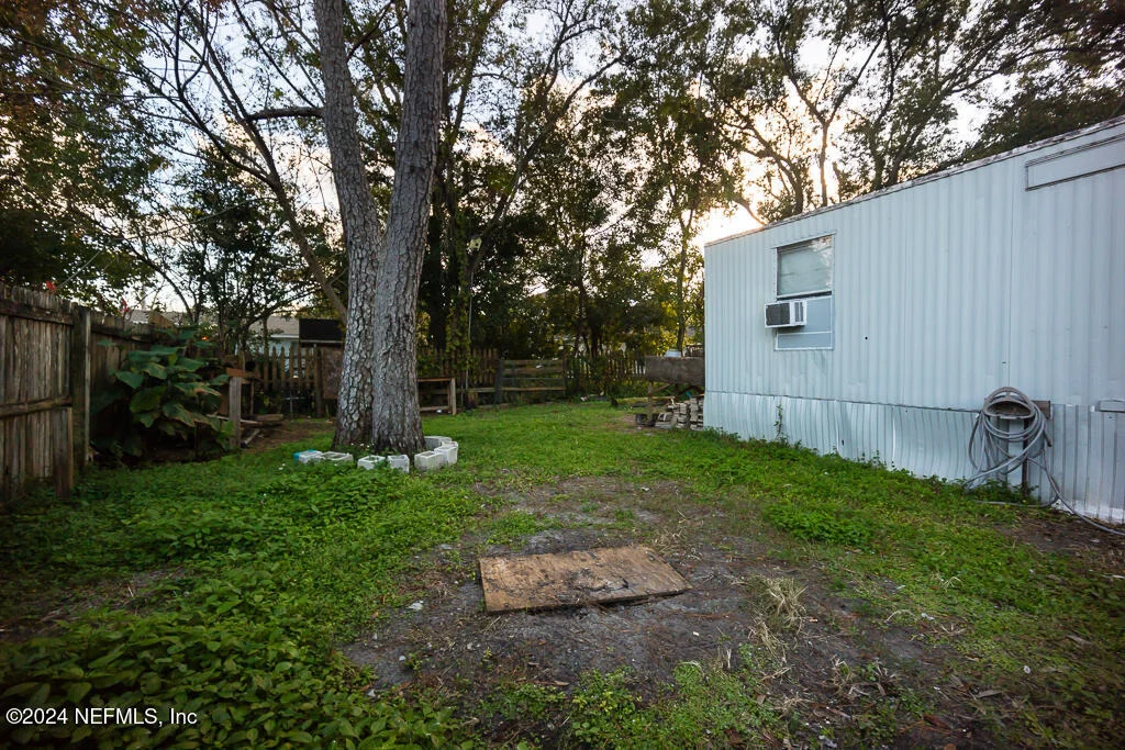 Photo of 9008 DANDY Avenue