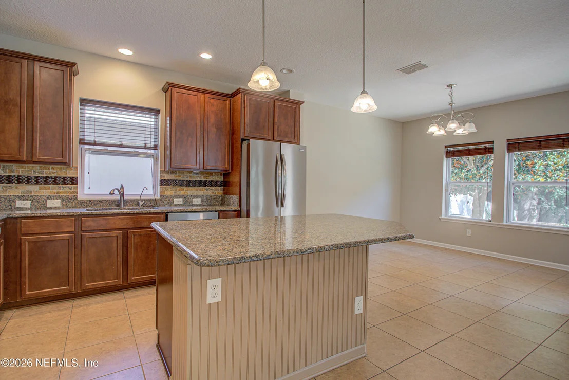 Photo of 40 HOWLAND Drive