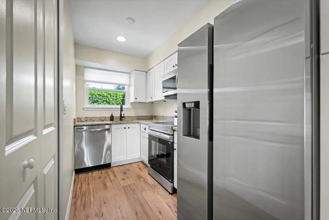 Photo of Unit 6B at 22 COMARES Avenue