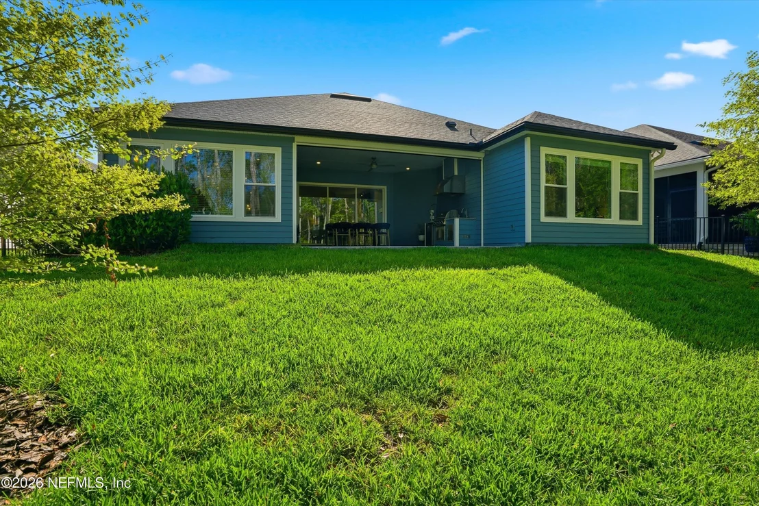 Photo of 658 PALM CREST Drive