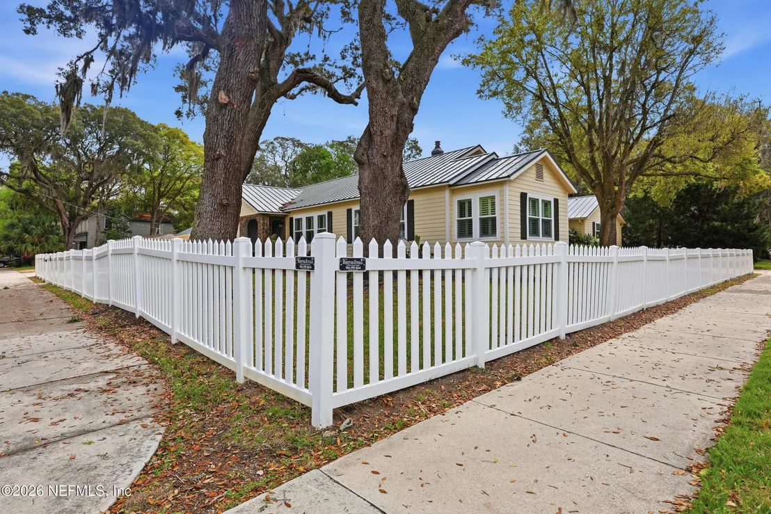 Photo of 17 SYLVAN Drive