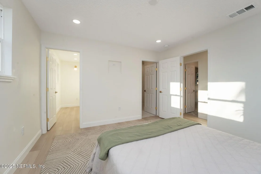 Photo of 423 ROYAL PALMS Drive