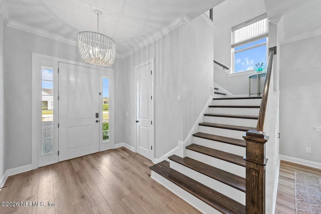 Photo of 566 PARKBLUFF Circle