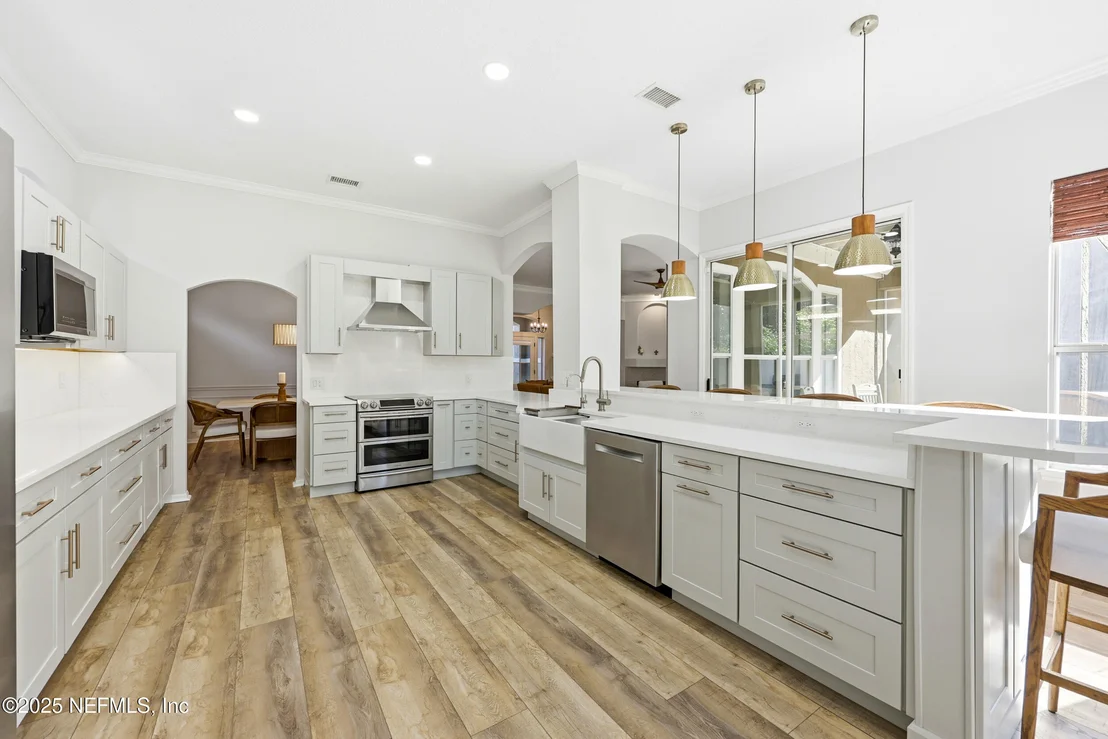 Photo of 537 DANDELION Drive