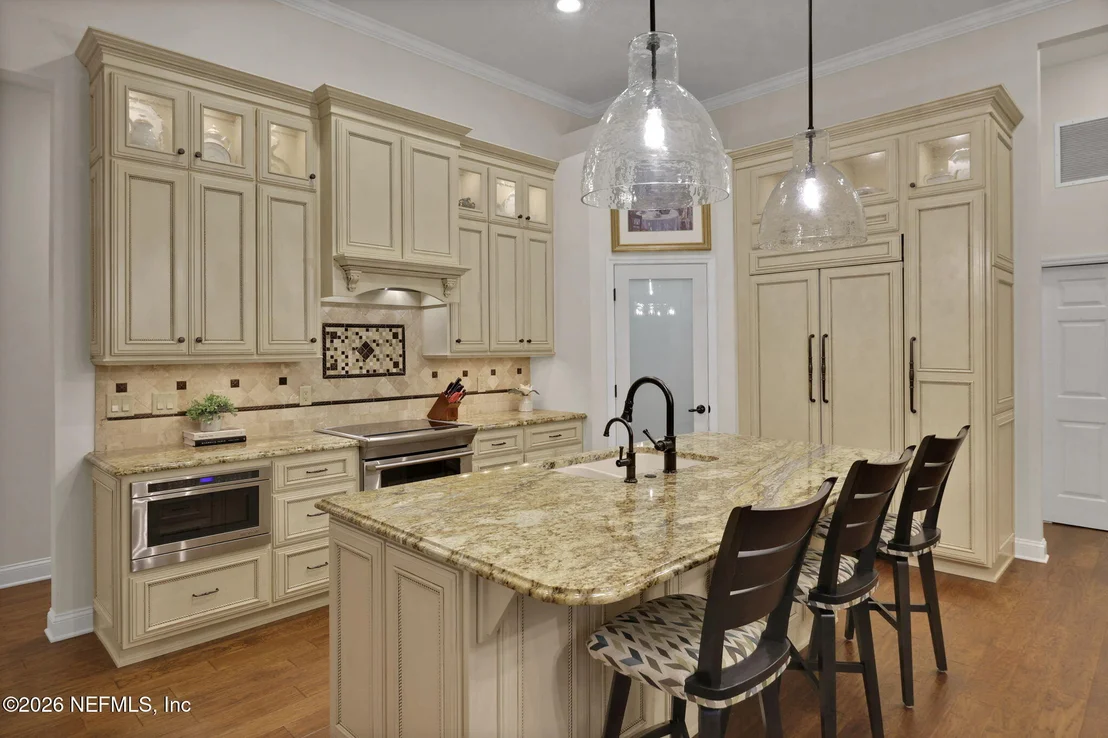 Photo of 513 WETHERBY Lane