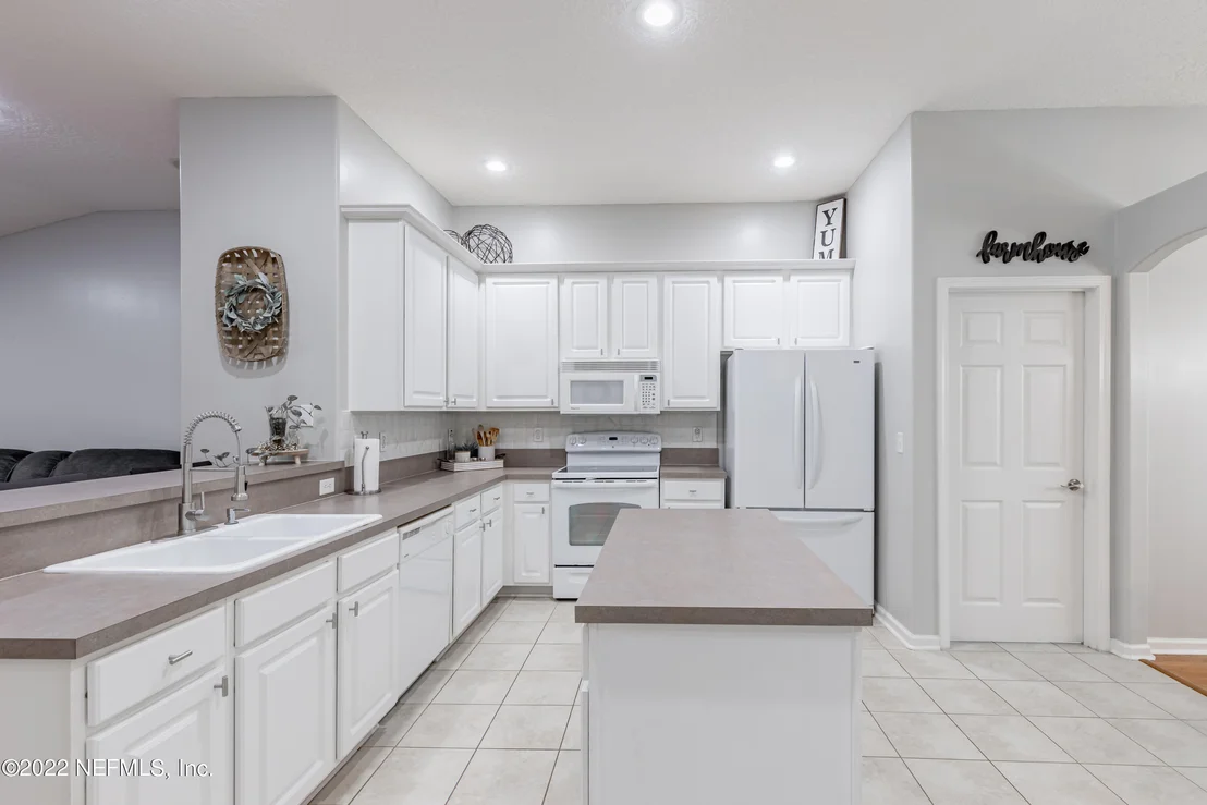 Photo of 4079 EDGELAND Trail