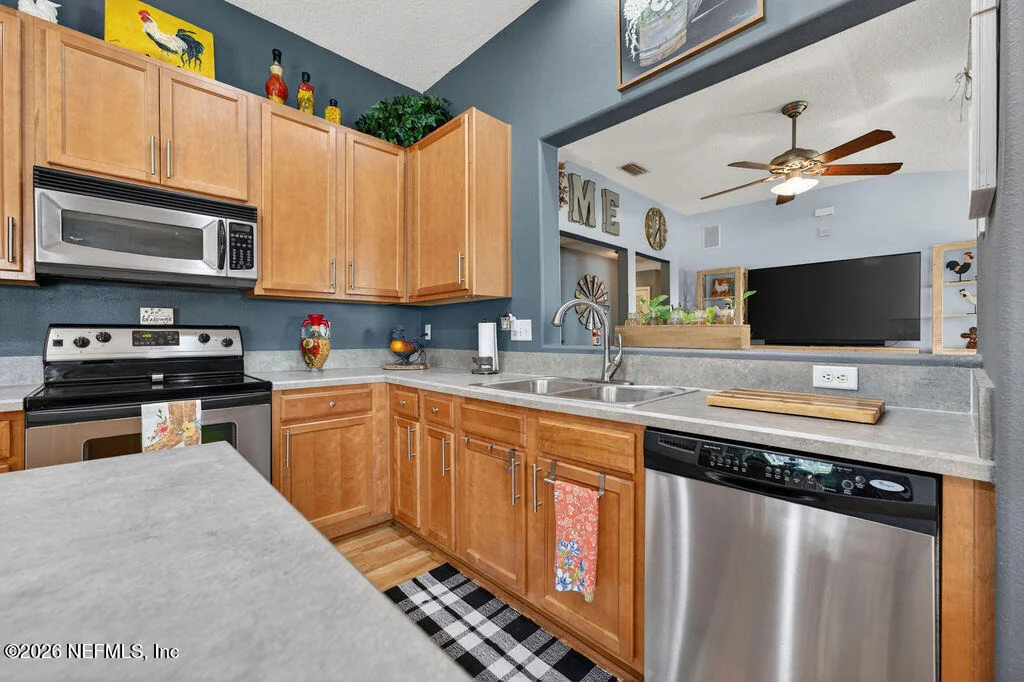 Photo of 504 KNOLLE Court