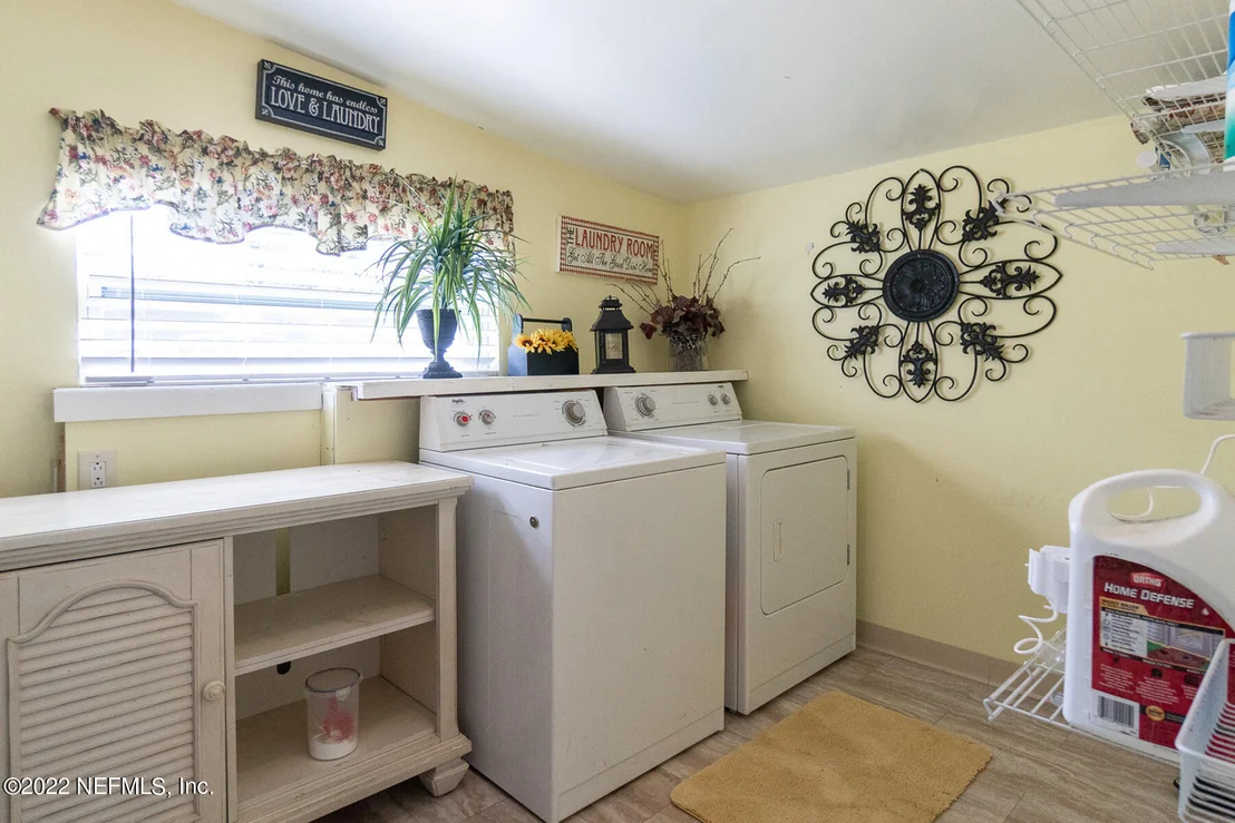 Photo of 317 CANIS Drive W