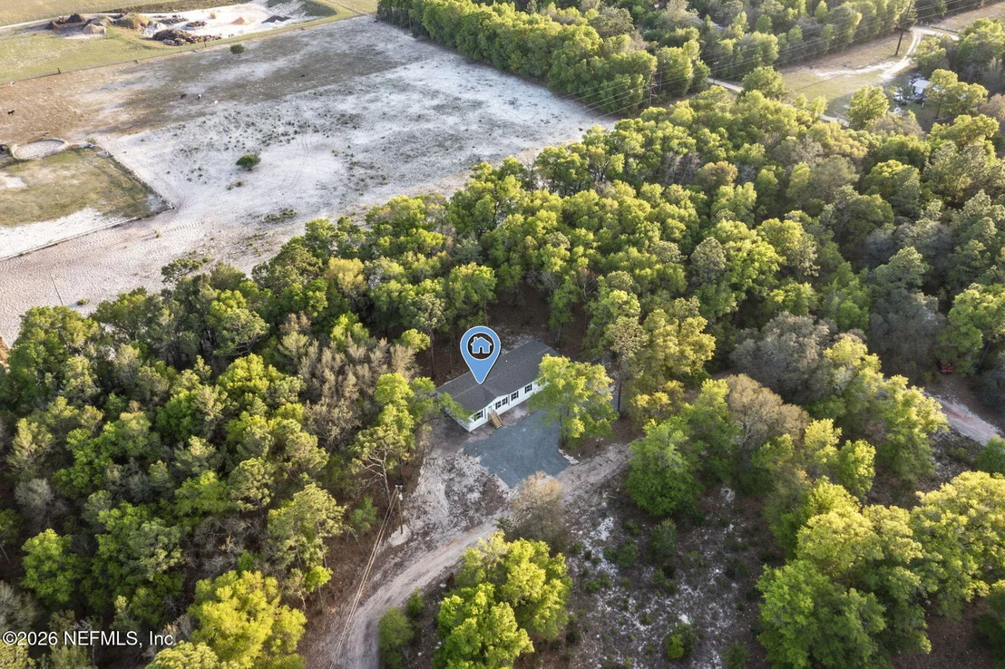 Photo of 6109 CENTER Circle