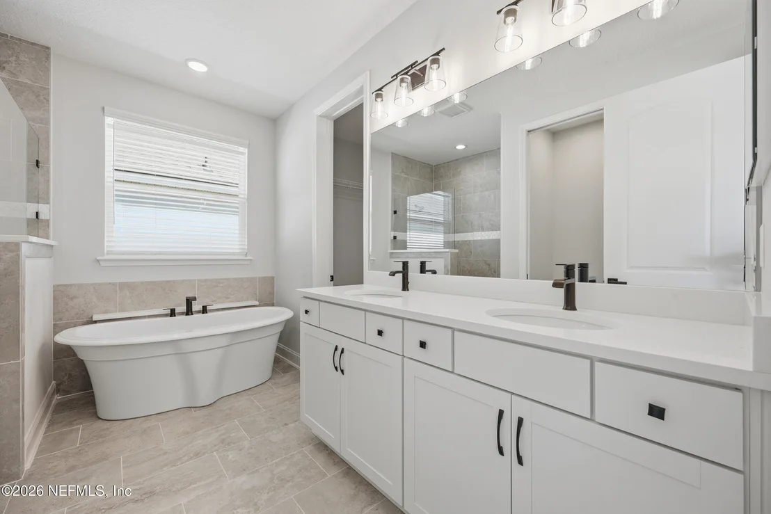 Photo of 810 OAKLAWN Court