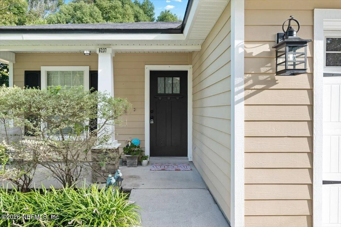 Photo of 6237 SYRINGA Lane