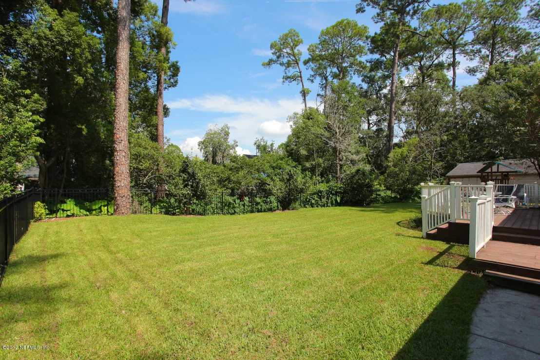 Photo of 1405 Mapleton Road