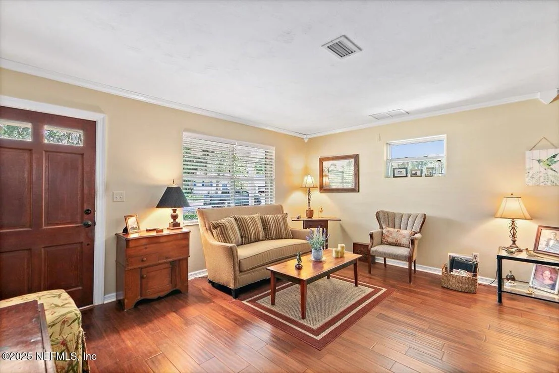 Photo of 10548 HEMMING Road